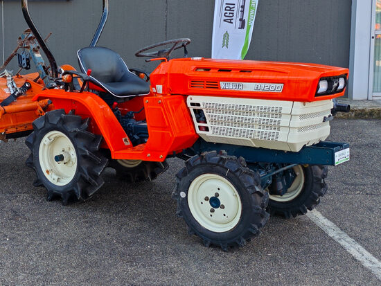 ✅ NOVITÀ! Kubota B-1200 – Trattore Compatto Giapponese con Arco,  4x4, 3 Cilindri Diesel, Attacco a 3 punti, 100% Tagliandato – PTO, Bloccaggio Differenziale, Garanzia Inclusa, Consegna in Tutta Italia